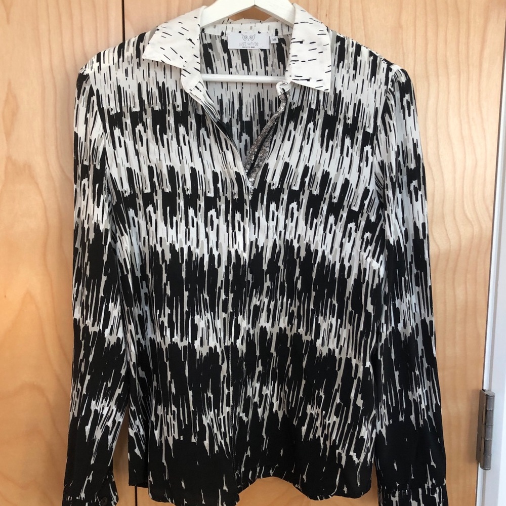 Just white shirt with sequin detailing size 38, 6